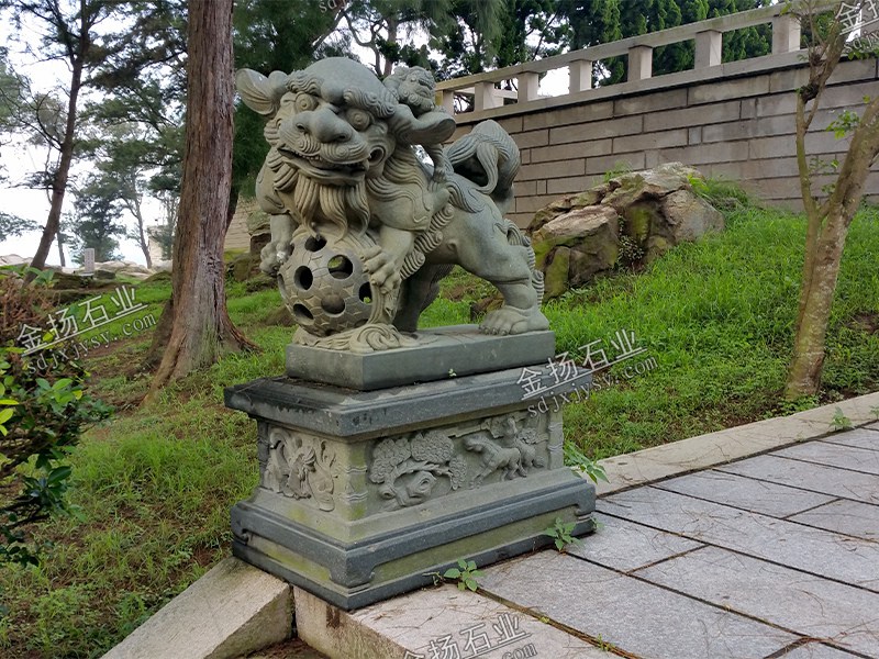 景区石雕狮子雕塑