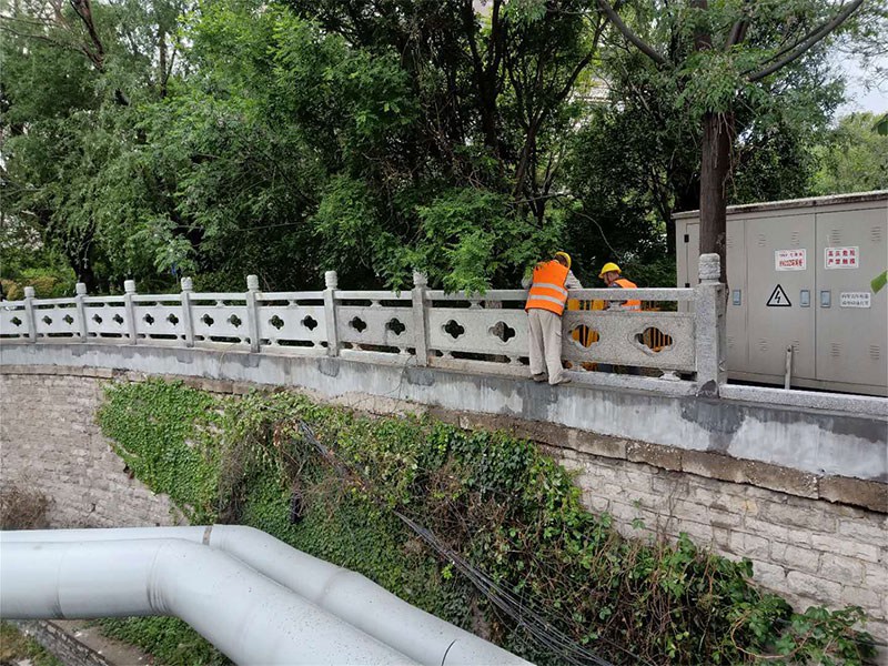 管道周围花岗岩护栏雕塑